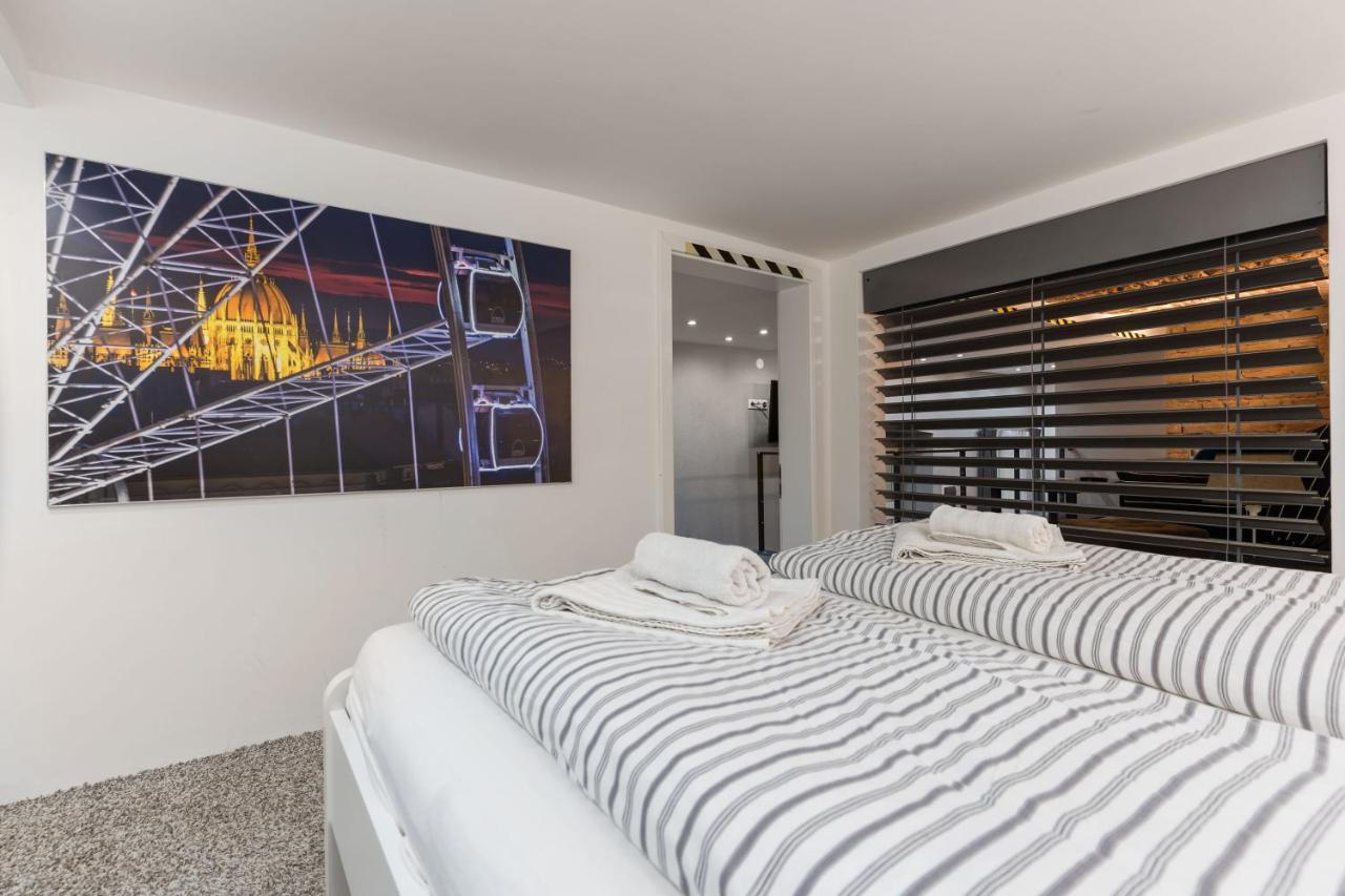Z38 Downtown Loft Apartment บูดาเปสต์ ภายนอก รูปภาพ